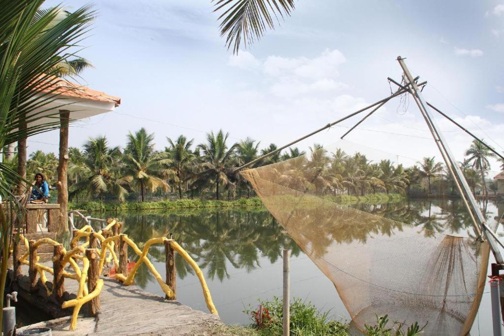 Munroe Island Lake Resort Mundrothuruth Esterno foto